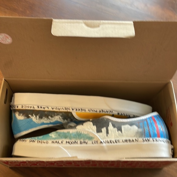 NEW custom painted Authentic Vans California theme - Picture 12 of 12